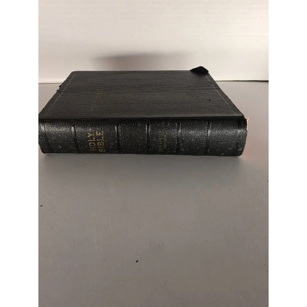 Vintage 1940s Holy Bible KJV Red Letter Concordance World Publishing Red Edge